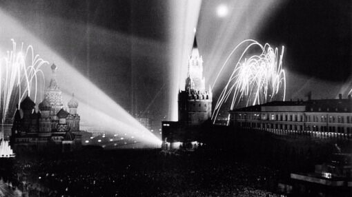В Карши 9 мая 1945 года впервые состоялся Салют Победы
